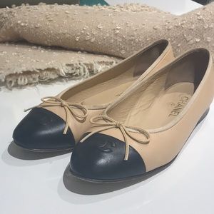 Chanel black/tan classic ballerina flats (size 40)